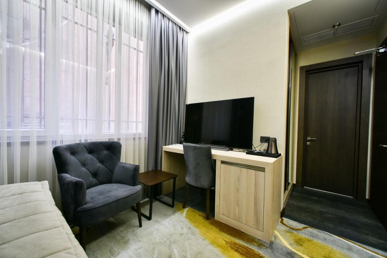 Bourbon Boutique Hotel Erevan Esterno foto