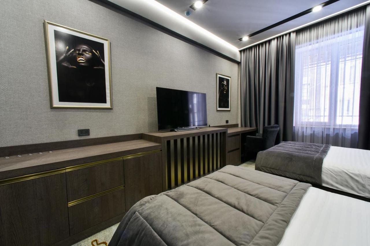 Bourbon Boutique Hotel Erevan Esterno foto