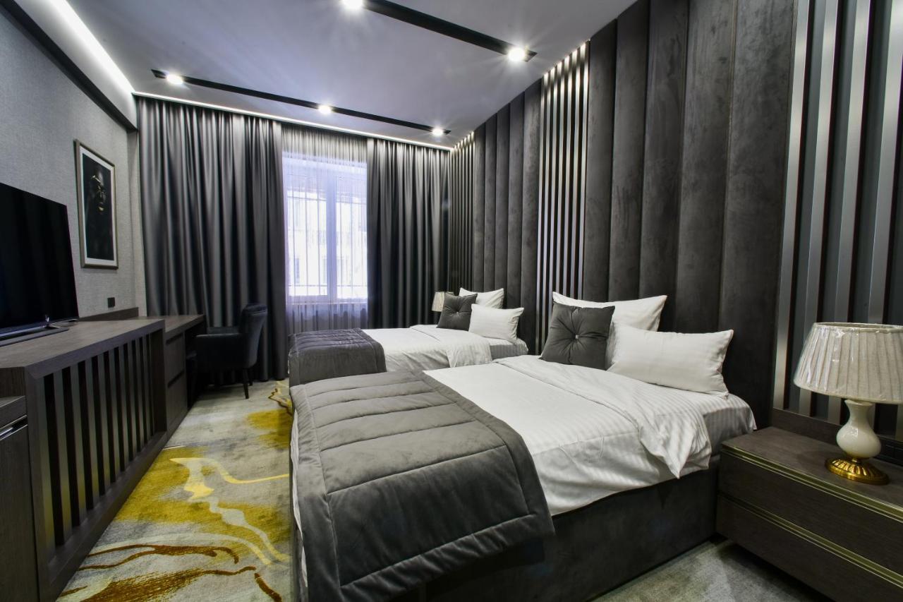 Bourbon Boutique Hotel Erevan Esterno foto