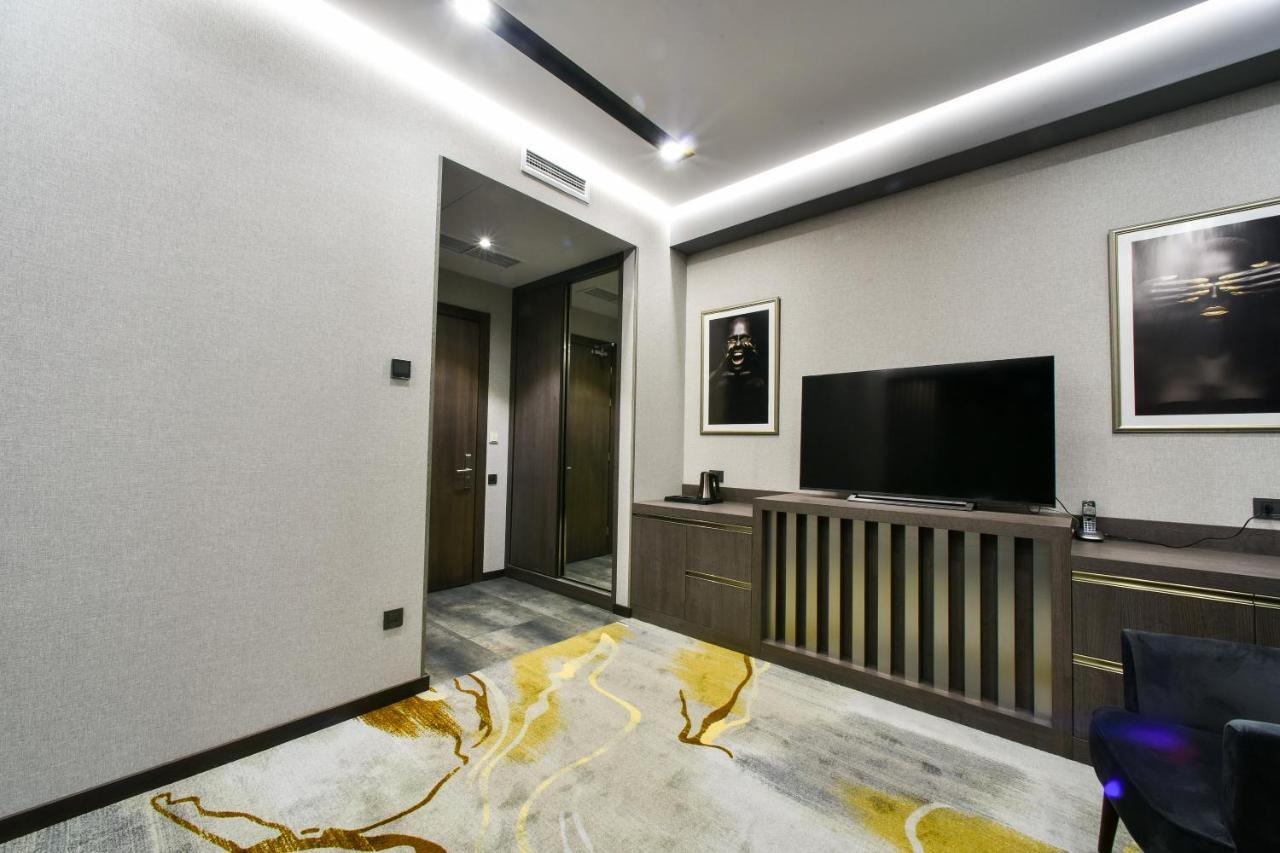 Bourbon Boutique Hotel Erevan Esterno foto