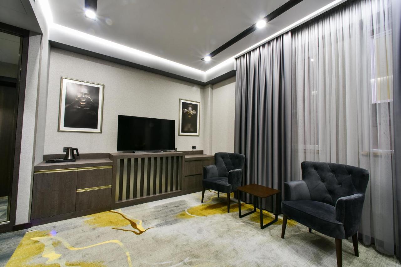 Bourbon Boutique Hotel Erevan Esterno foto