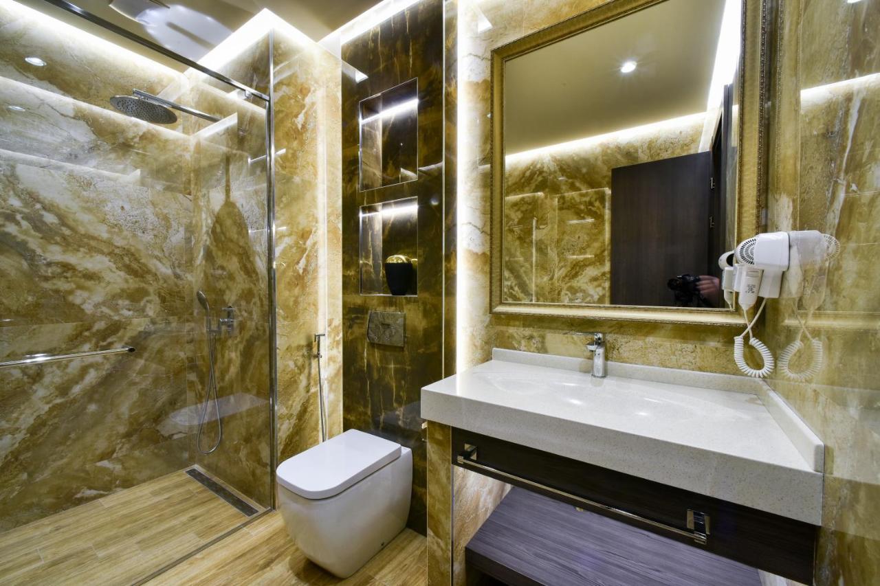 Bourbon Boutique Hotel Erevan Esterno foto