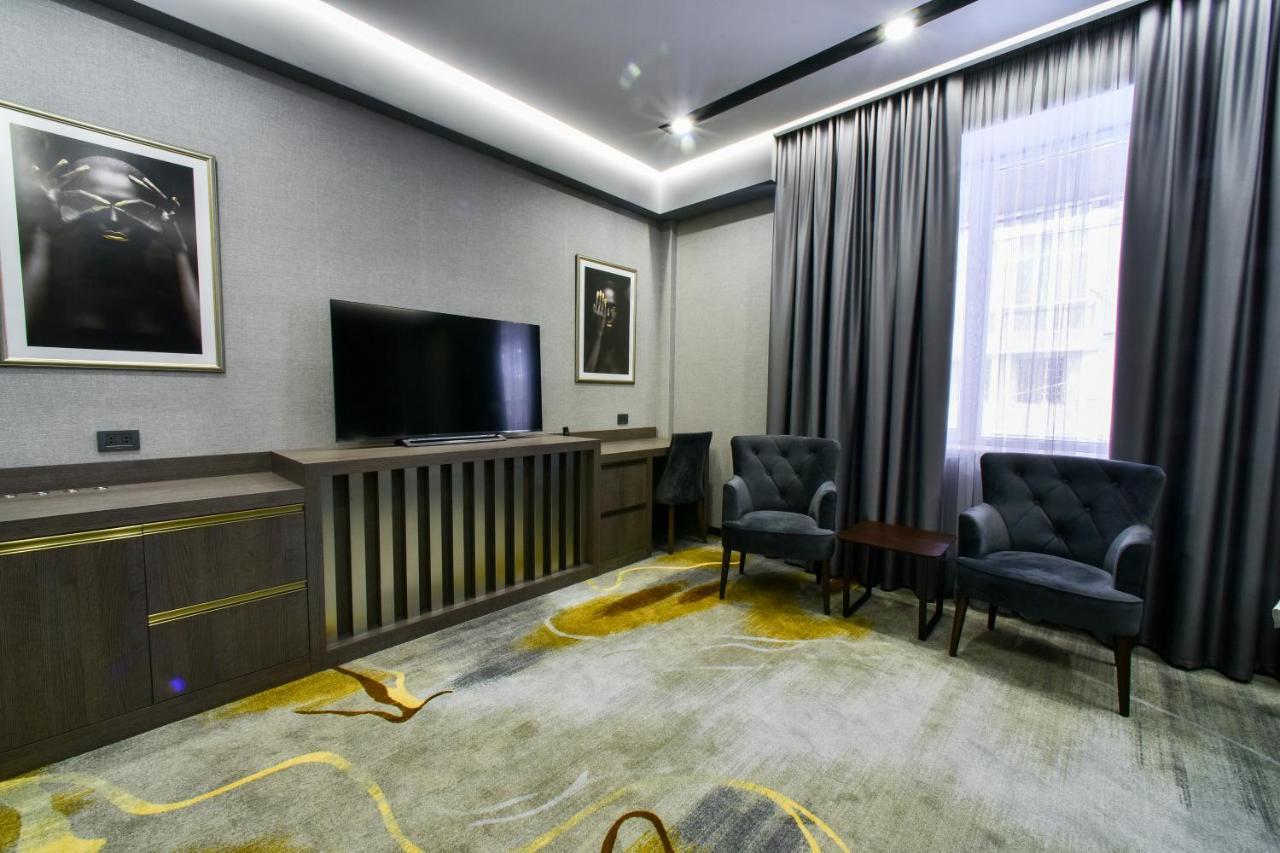 Bourbon Boutique Hotel Erevan Esterno foto