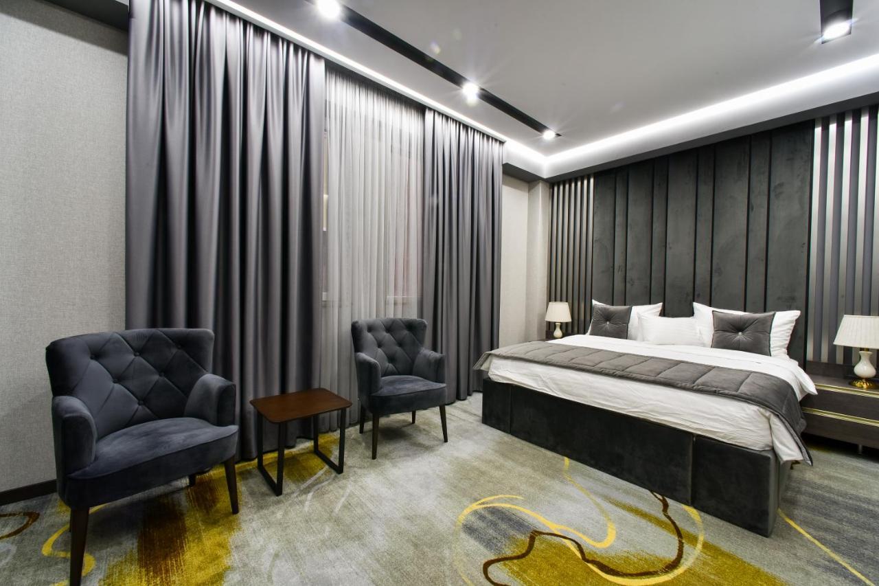 Bourbon Boutique Hotel Erevan Esterno foto