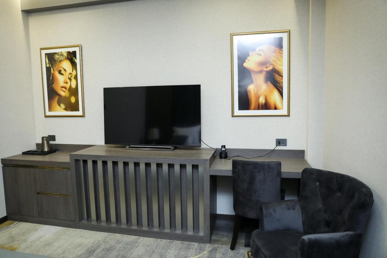 Bourbon Boutique Hotel Erevan Esterno foto
