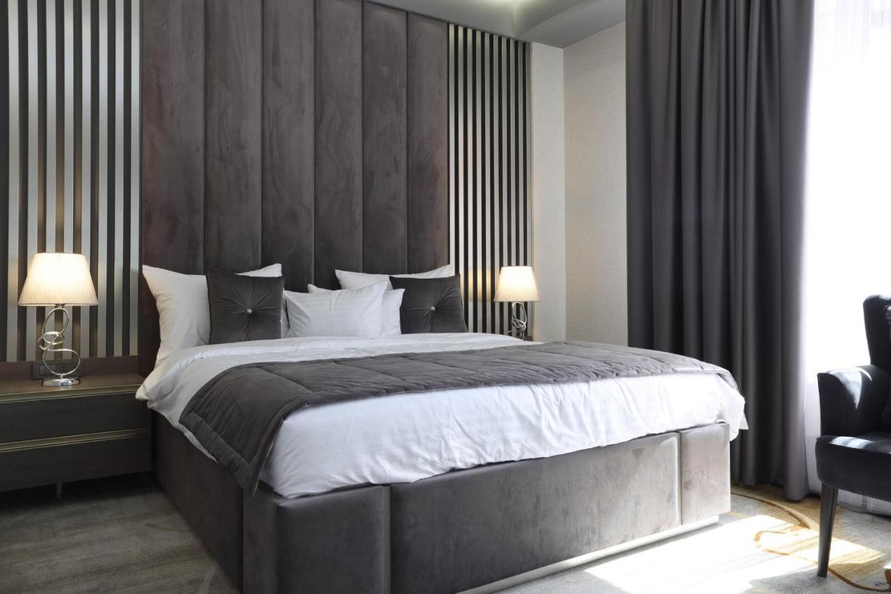 Bourbon Boutique Hotel Erevan Esterno foto