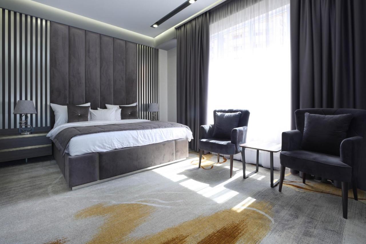 Bourbon Boutique Hotel Erevan Esterno foto