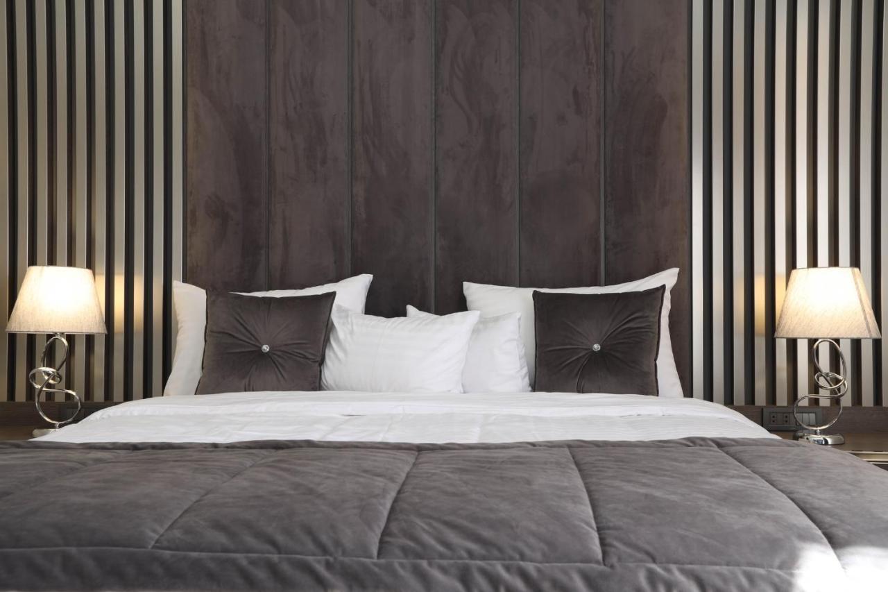 Bourbon Boutique Hotel Erevan Esterno foto