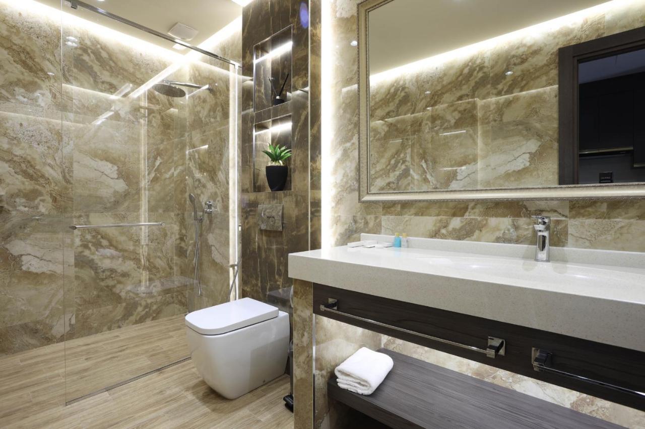 Bourbon Boutique Hotel Erevan Esterno foto